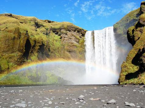 23 Pro Tips for Saving Money on Travel