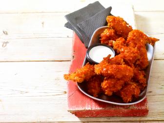 college basketball towns, tailgating, food and drink, syracuse university, new york, buffalo wings